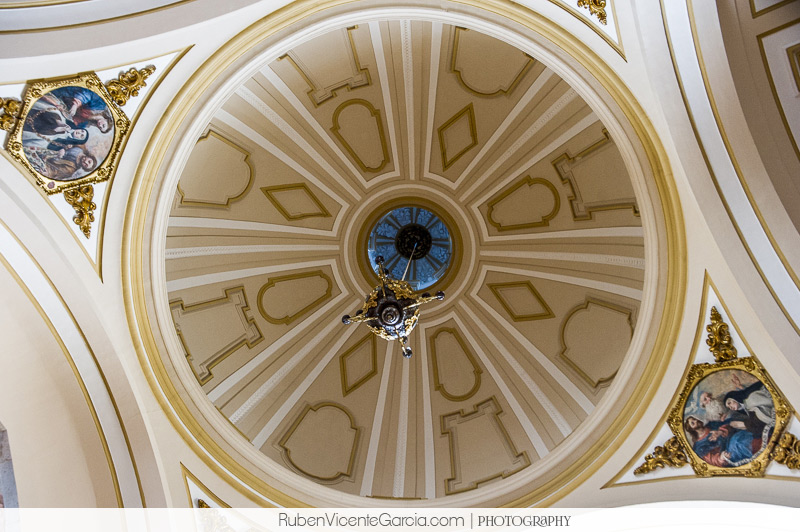 @ rubenvicentegarcia.com Fotografía de la iglesia de Nuestra señora de la Anunciación Alba de Tormes, Salamanca. Realizada por ruben vicente garcia | Photography. Sepulcro de Santa teresa